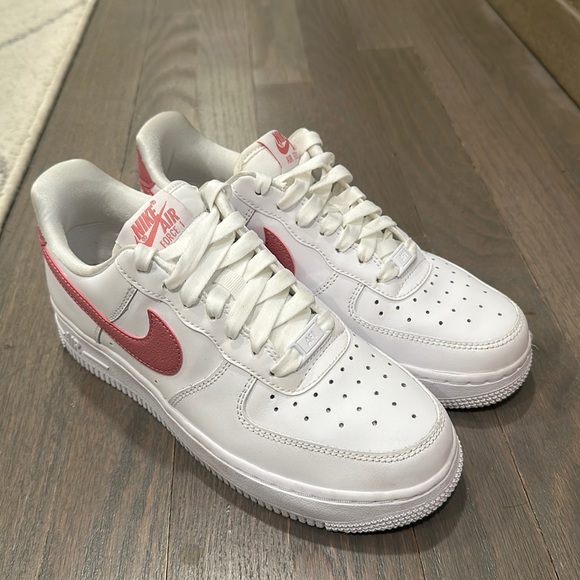 Woman’s Air Force 1 ‘07 Essential ‘Desert Berry’ - Picture 1 of 6